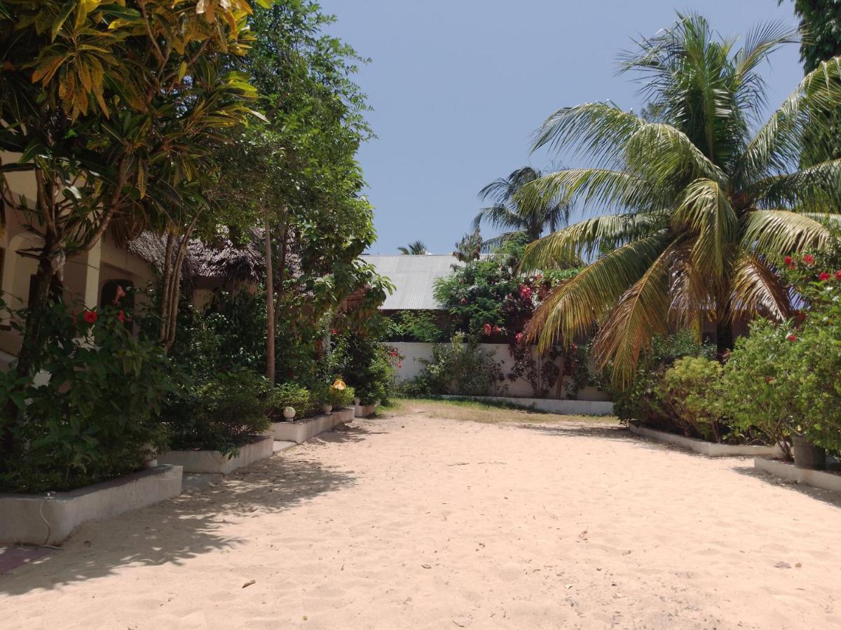 H & H Bungalows Nungwi Exterior photo